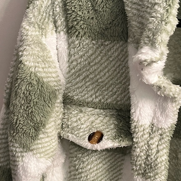 Fuzzy teddy plaid shacket - Picture 5 of 11